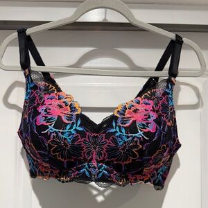 NWT Torrid Dream Wire Free Lightly Lined Black and Floral Lace Bra | NWT